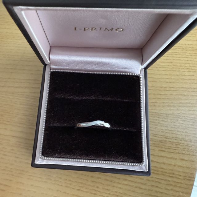 【アイプリモ(I-PRIMO)の口コミ】 デザインはシンプル。落ち着いた輝きで、派手なものより落ち着いたものが…