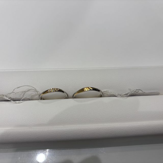 【nocur(ノクル)の口コミ】 シルバーとゴールドの配色で他にはない特別な感じがよかった。シンプルか…