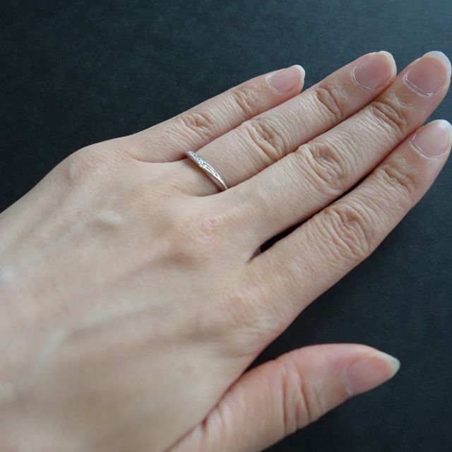 【アイプリモ(I-PRIMO)の口コミ】 洗練された細身でウェーブのかかったデザイン、

その中にちりばめられた…