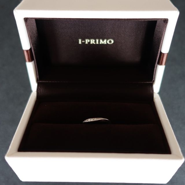 【アイプリモ(I-PRIMO)の口コミ】 洗練された細身でウェーブのかかったデザイン、

その中にちりばめられた…