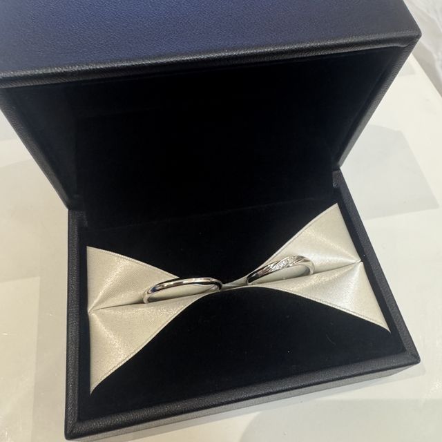 【エクセルコダイヤモンド(EXELCO DIAMOND)の口コミ】 指輪のデザインは、とてもシンプルでなおかつ、可愛いさもあり歳を重ねて…