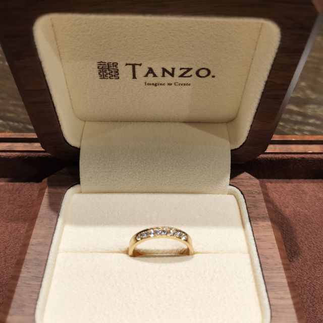 【TANZO.(鍛造指輪)の口コミ】 結婚指輪がきつくなってしまったので、イエローゴールドのハーフエタニテ…
