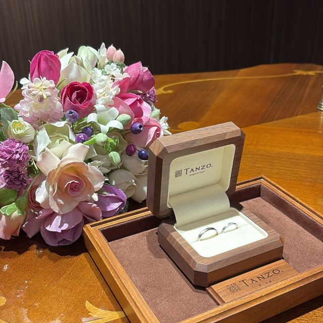 【TANZO.(鍛造指輪)の口コミ】 デザイン・素材・幅・厚みなど、自分たちの好みを反映できる自由度の高い…