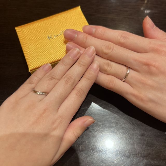 【ケイウノ ブライダル(K.UNO BRIDAL)の口コミ】 コンビネーションリングということで、通常の色1色ではなく交わる形で2色…