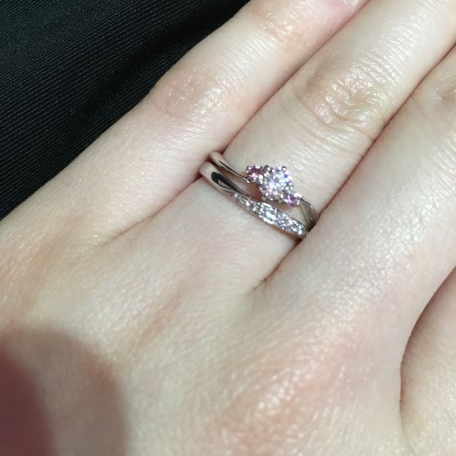 【HOSHI no SUNA 星の砂(ほしのすな)の口コミ】 いろんなお店を見て、いちばんダイヤモンドの輝きが綺麗でした。指につけ…