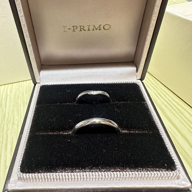 【アイプリモ(I-PRIMO)の口コミ】 当然ですが指輪一つ一つに違いがあり、丸みを帯びていて着けている感じが…