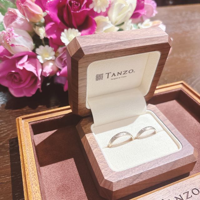 【TANZO.(鍛造指輪)の口コミ】 パートナーとのお互いの誕生日花を使いたかったので、お願いしました。そ…