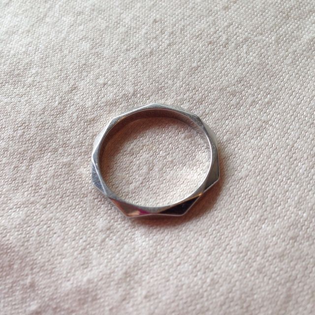 【ブシュロン(BOUCHERON)の口コミ】 唯一無二の、デザイン。妻が希望したものだったが、一目見て気に入った。…