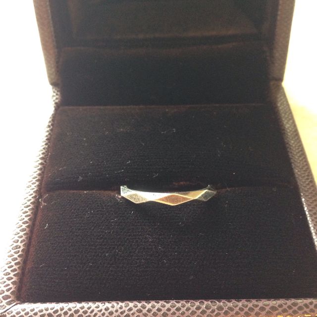 【ブシュロン(BOUCHERON)の口コミ】 唯一無二の、デザイン。妻が希望したものだったが、一目見て気に入った。…