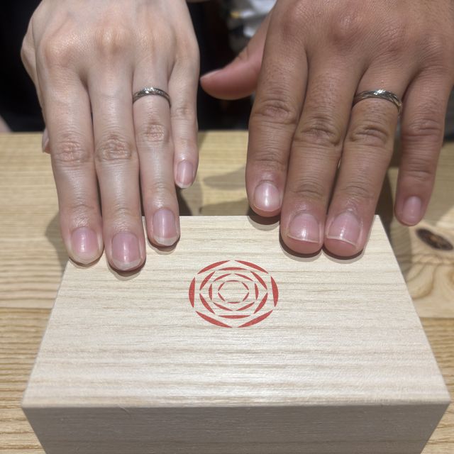 【出雲結(いずもゆい)の口コミ】 祈りというしめ縄をモチーフにデザインに和風を感じました。指輪の色も選…