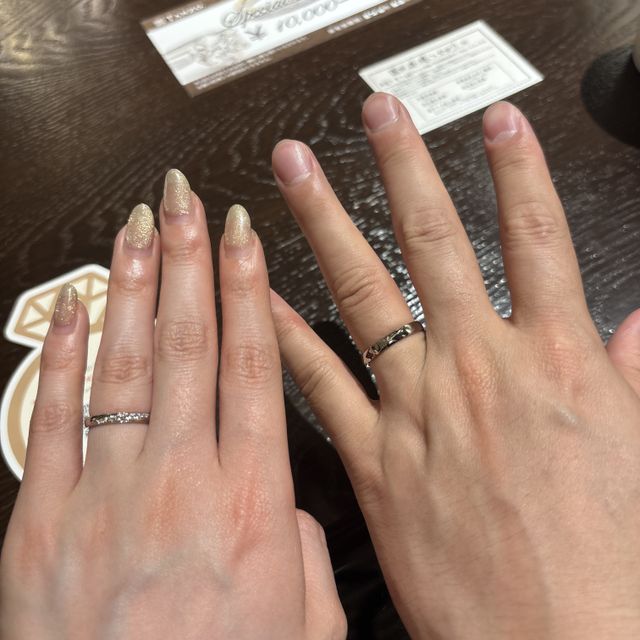 【TANZO.(鍛造指輪)の口コミ】 着け心地がよくて、指に滑らかに通ったのが1番の決め手です。デザインも自…