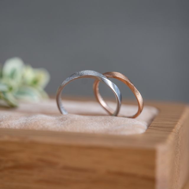 【Cayof(カヨフ)の口コミ】 シンプルながらも個性のあるデザインが多く、色や仕上げ方によってかなり…