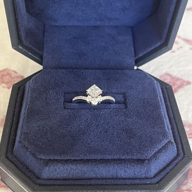 【ROYAL ASSCHER(ロイヤル・アッシャー)の口コミ】 非常に個性的なデザインなので他人と被ることはほとんどないと思います。…