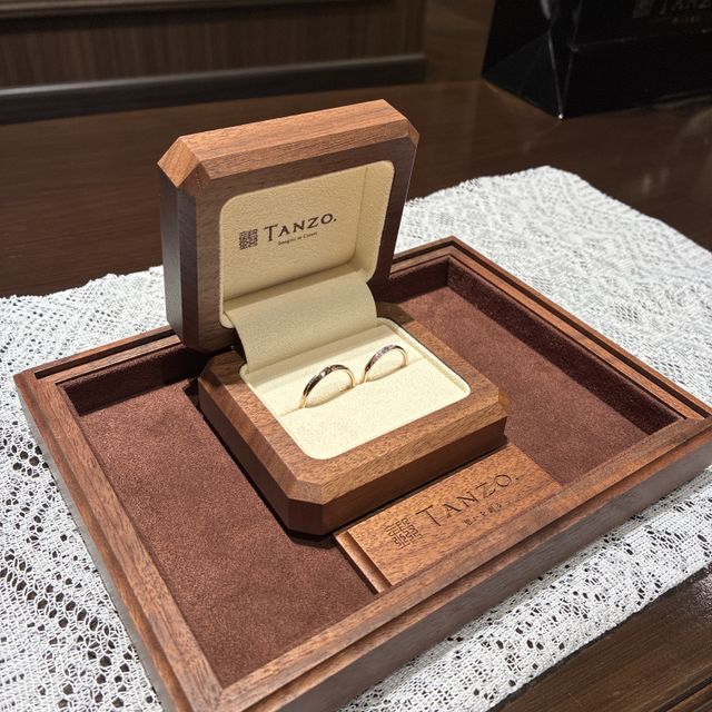 【TANZO.(鍛造指輪)の口コミ】 鍛造製法で作られた丈夫な指輪であり、リングの内側にも誕生石が内包され…