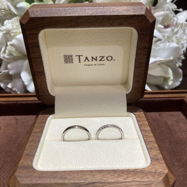 【TANZO.(鍛造指輪)の口コミ】 シンプルで普段使いしやすい。
プラチナで鍛造製法なので、頑丈で、仕事中…
