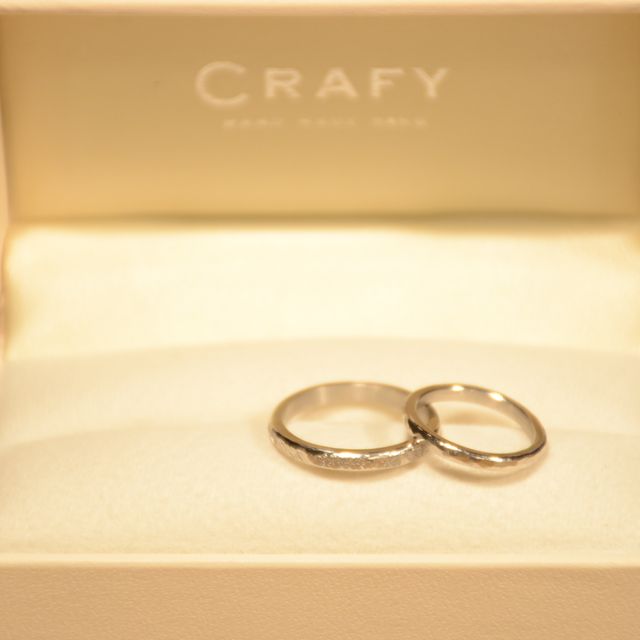 【CRAFY(クラフィ)の口コミ】 指輪の素材はプラチナを選びました。重さによって価格が変わる仕組みを丁…