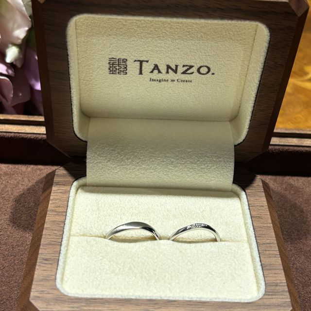 【TANZO.(鍛造指輪)の口コミ】 私たちが選んだTANZOの指輪は、鍛造製法ならではの丈夫さと美しい仕上がり…