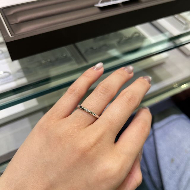 【アイプリモ(I-PRIMO)の口コミ】 ストレートでシンプルな指輪を探していました。
シンプルかつ他にないダイ…