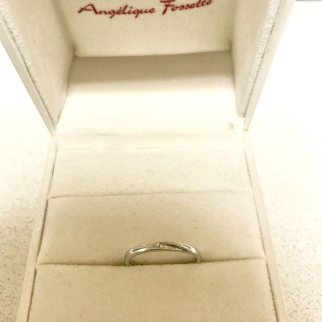 【アンジェリックフォセッテ(Angelique Fossette)の口コミ】 シンプルなデザインで、仕事中や家事をしている間も身に着けられるような…