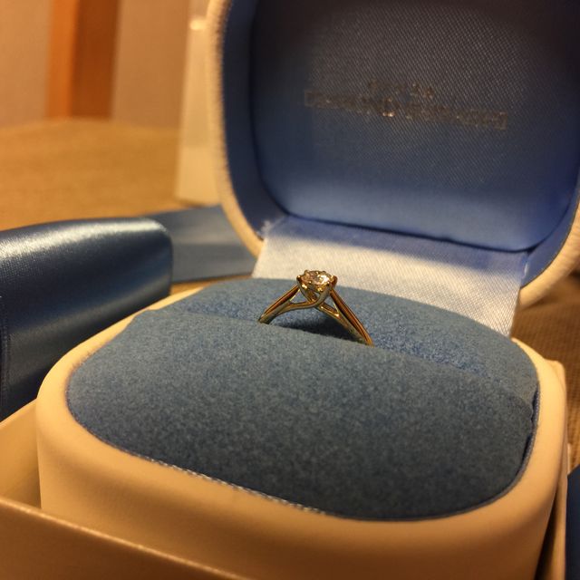 【銀座ダイヤモンドシライシの口コミ】 母の婚約指輪からダイヤのみ譲り受けており、台座(リング)のみ購入してダ…