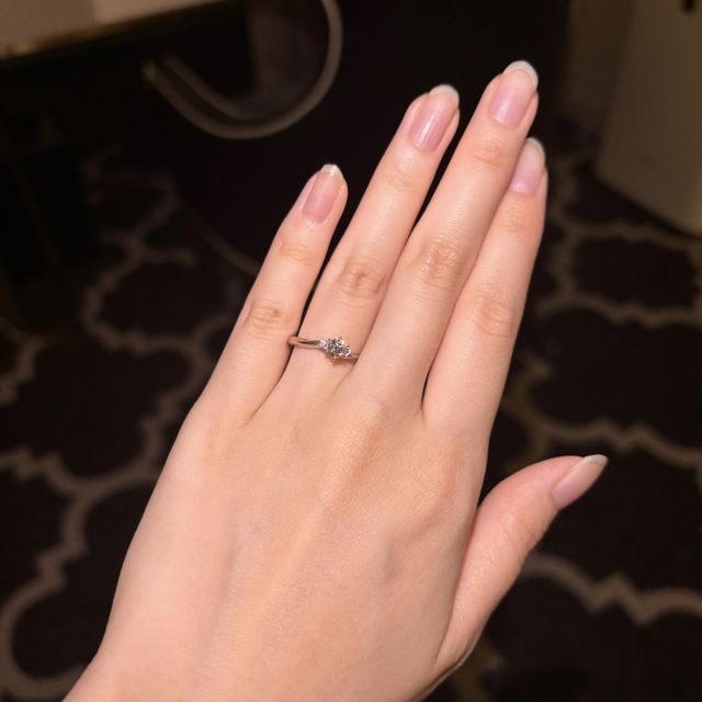 【ケイウノ ブライダル(K.UNO BRIDAL)の口コミ】 可愛い！！ピンク色が好きなので、サイドのダイヤをピンク色にしてくれま…