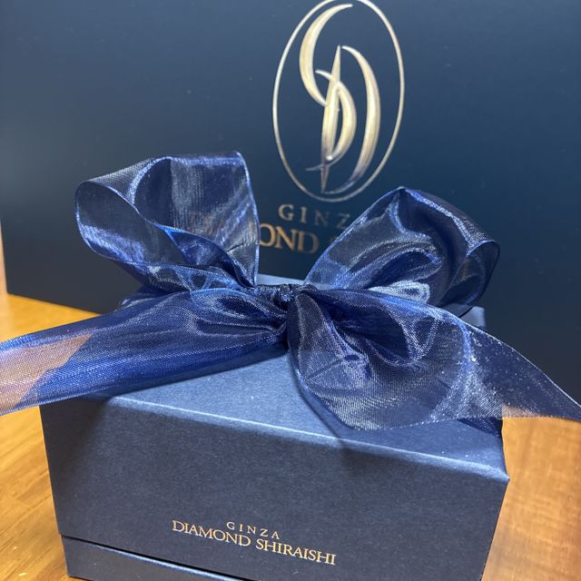 【銀座ダイヤモンドシライシの口コミ】 アノリューシリーズは、ダイヤのつける位置や種類、カラー、留め方などを…