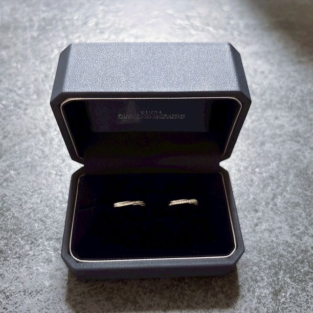 【銀座ダイヤモンドシライシの口コミ】 有名なブランドであることもありますが、普段使いとシンプルなデザインで…