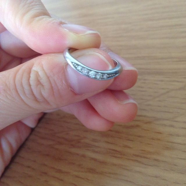 【アイプリモ(I-PRIMO)の口コミ】 結構指輪のデザインの条件は婚約指輪と重ねて使えるものでした。婚約指輪…