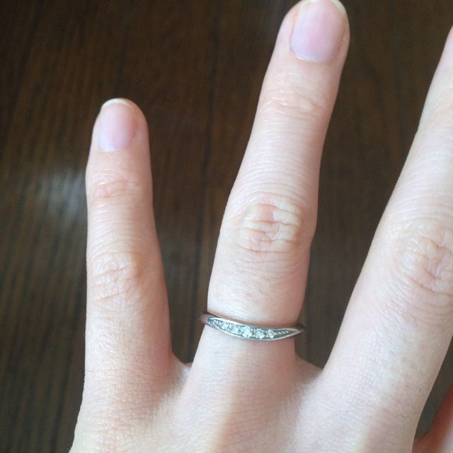 【アイプリモ(I-PRIMO)の口コミ】 結構指輪のデザインの条件は婚約指輪と重ねて使えるものでした。婚約指輪…