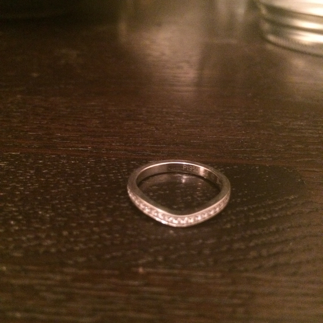 【カルティエ(Cartier)の口コミ】 私はどうしても婚約指輪と重ね付けがしたかったので、重ね付けありきのデ…