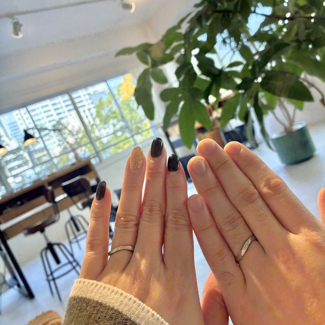 【CRAFY(クラフィ)の口コミ】 手に馴染みやすいウェーブの形に、グリッターの切り替えを組み合わせてデ…