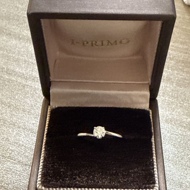 【アイプリモ(I-PRIMO)の口コミ】 シンプルで良かった
真っ直ぐなリングではなく
ウェーブしたのが合わせた…