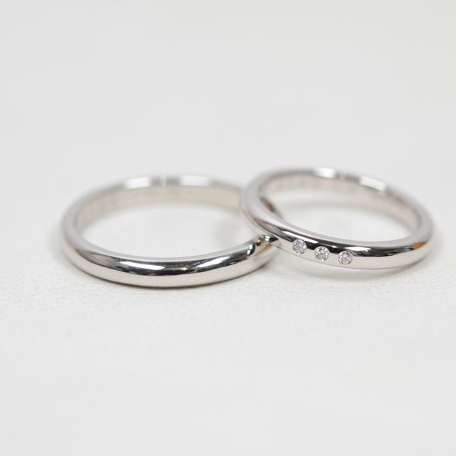 【CRAFY(クラフィ)の口コミ】 指輪のデザインでは私の方にはダイヤモンドを三つ並べて可愛らしく旦那さ…
