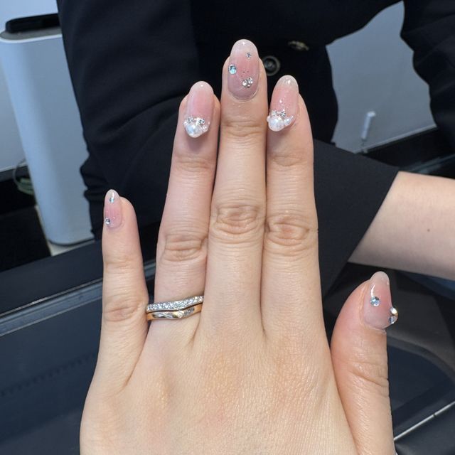 【エクセルコダイヤモンド(EXELCO DIAMOND)の口コミ】 結婚指輪に重ね付けできるエンゲージリングを探しておりました。他社とも…