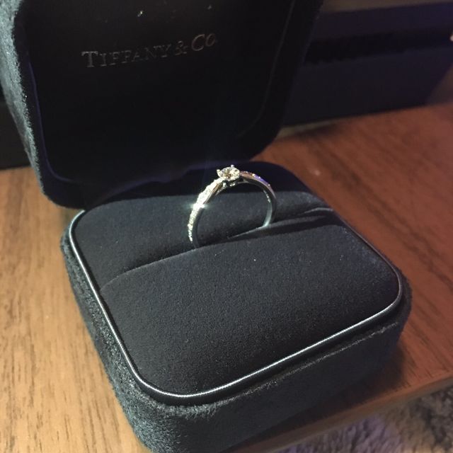 【ティファニー(Tiffany & Co.)の口コミ】 婚約指輪になります。旦那が選んでくれました。もともとアクセサリーなど…