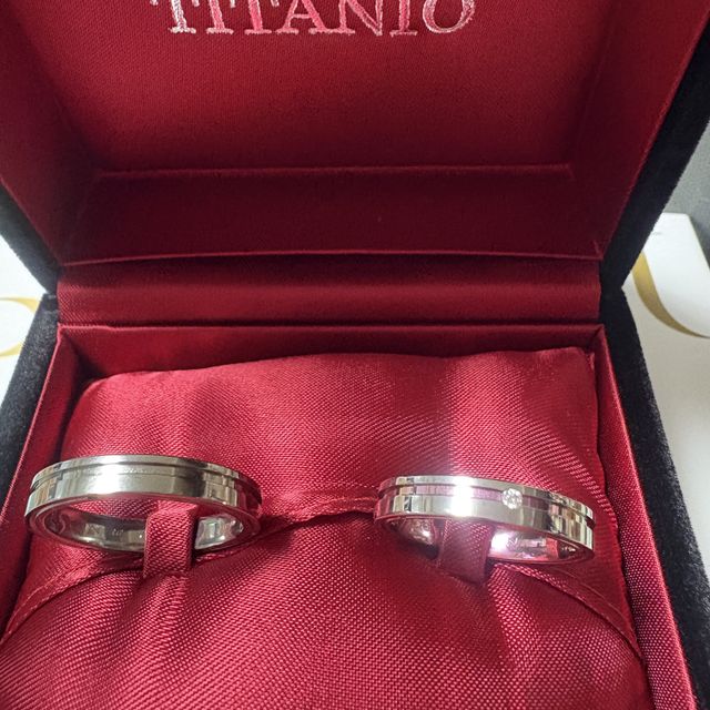 【TITANIO(ティタニオ)の口コミ】 シンプルなデザインですが、長くずっとつけられるデザインだと思います　…