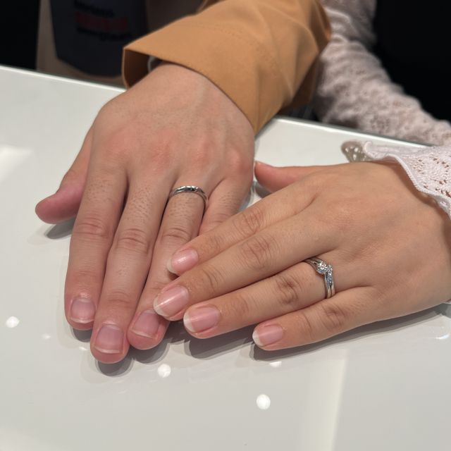 【俄(にわか)の口コミ】 桜をモチーフにしており、重ね付けした時がとんでもなく可愛く、彼がこの…