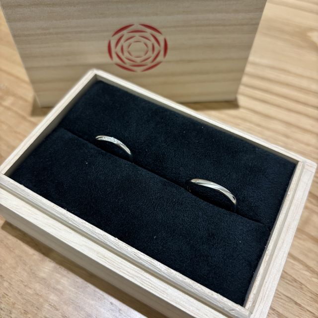 【出雲結(いずもゆい)の口コミ】 指輪自体は非常にシンプルで、普段から着用していても邪魔にならないデザ…
