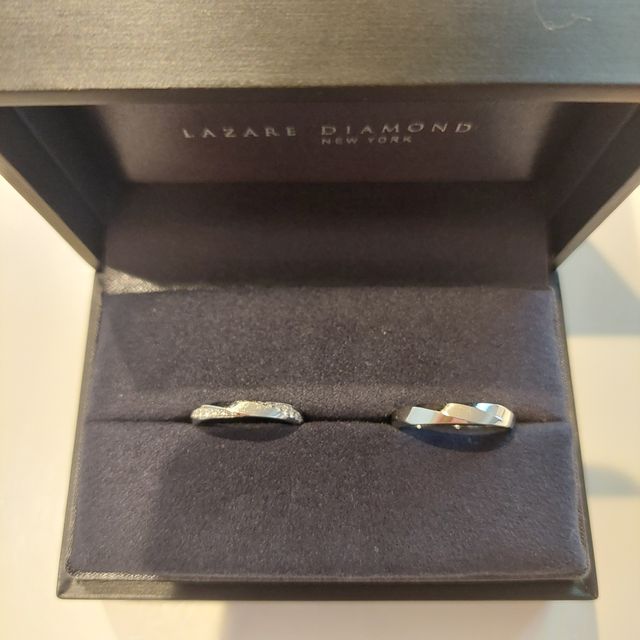 【ラザール ダイヤモンド(LAZARE DIAMOND)の口コミ】 小さいながら10石以上あるのに嫌味のない、シンプルすぎず飽きのこないで…