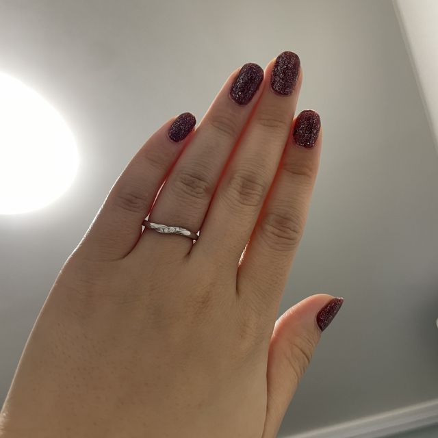 【銀座ダイヤモンドシライシの口コミ】 デザインもウェーブの感じかすごく気に入りました！キラキラしていてヒカ…