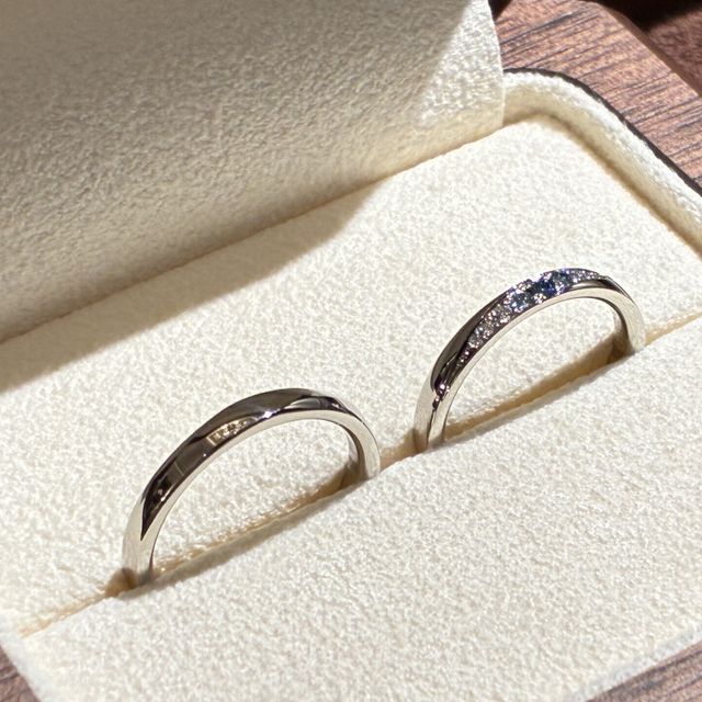 【TANZO.(鍛造指輪)の口コミ】 【デザインについて】
飽きのこないシンプルで落ち着いたイメージの指輪に…