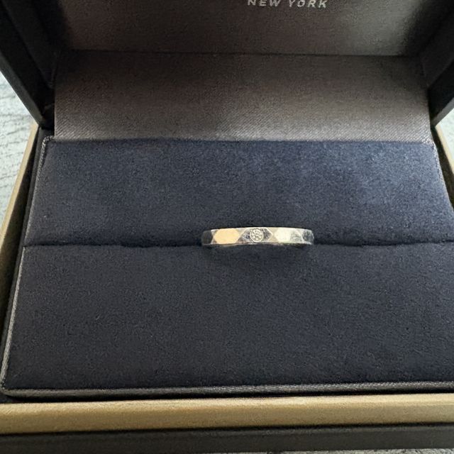 【ラザール ダイヤモンド(LAZARE DIAMOND)の口コミ】 素材やダイヤモンドの質はもちろん、デザインに関しても他のブランドでは…