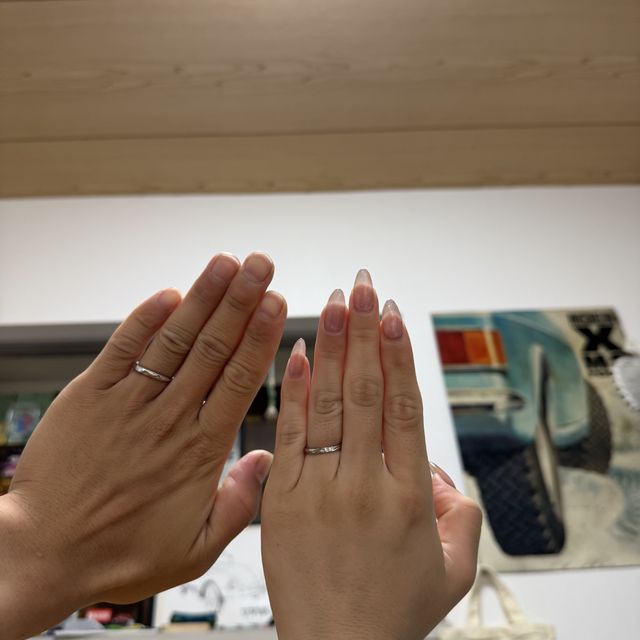 【アイプリモ(I-PRIMO)の口コミ】 形はストレートだけど、デザインのラインがウェーブ感を出していて、指が…