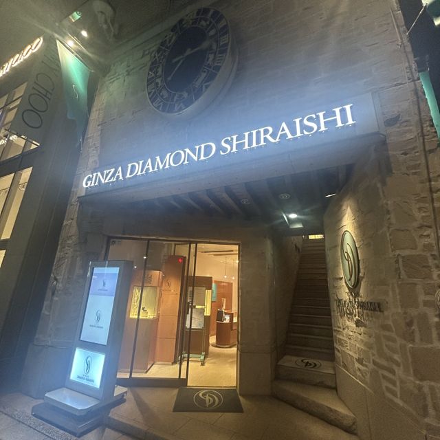 【銀座ダイヤモンドシライシの口コミ】 ・付けた瞬間から、かなり心踊らされました。ダイヤの輝きはとにかく綺麗…