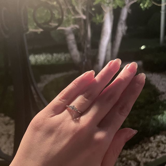 【ケイウノ ブライダル(K.UNO BRIDAL)の口コミ】 デザインが横から見るとリボンになっていてかわいいです
材質、色味、サイ…