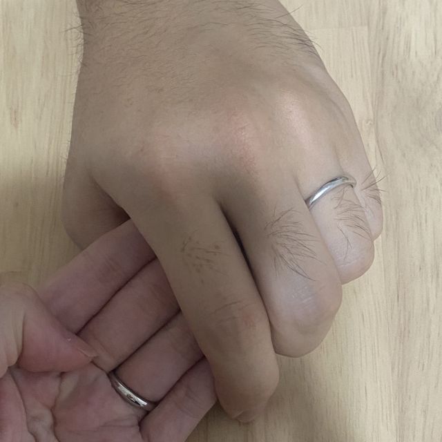 【CRAFY(クラフィ)の口コミ】 まず形は、絶対にうねりにしたいと思っていました、指が細く見えるからで…