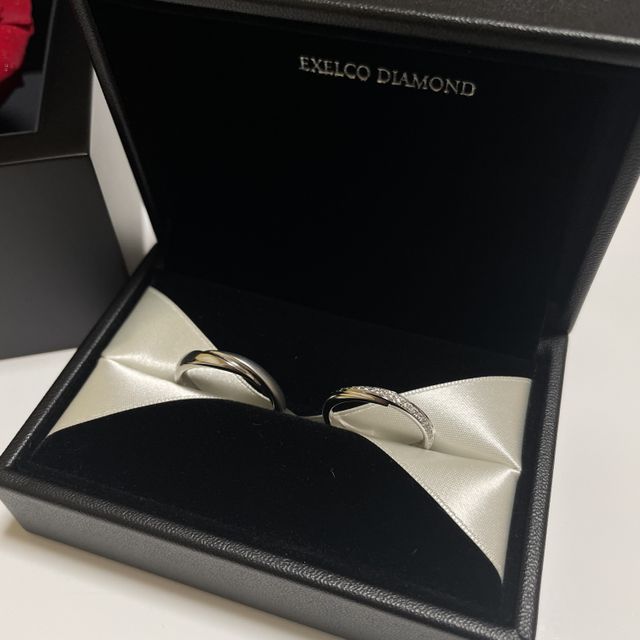 【エクセルコダイヤモンド(EXELCO DIAMOND)の口コミ】 婚約指輪を一目惚れで決めていたので、結婚指輪はそれに重ね付けができ、…