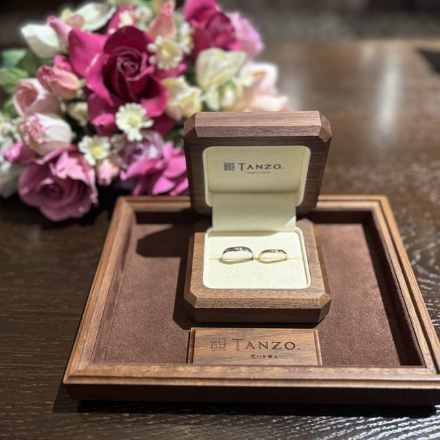 【TANZO.(鍛造指輪)の口コミ】 デザインは2人で話し合いこだわって作っていただきました！熟練の職人さん…