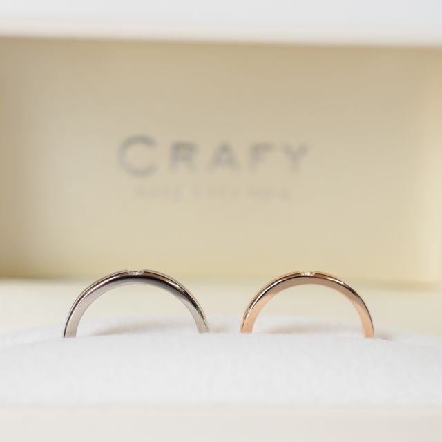 【CRAFY(クラフィ)の口コミ】 全て自分の好きなデザインにしました。珍しいレッドゴールドにし、彫刻も…