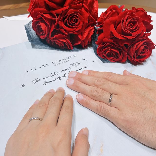 【ラザール ダイヤモンド(LAZARE DIAMOND)の口コミ】 メレダイヤが付いていてウェーブがかった細身の結婚指輪がいいなと思って…